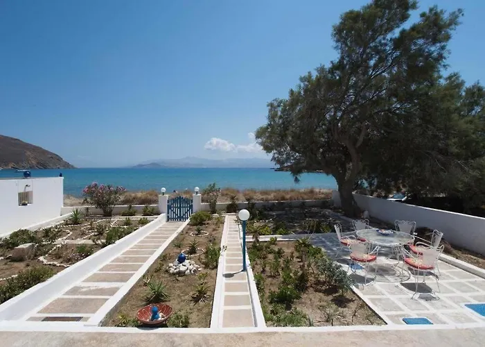 Lovely House Infront Of The In Molos